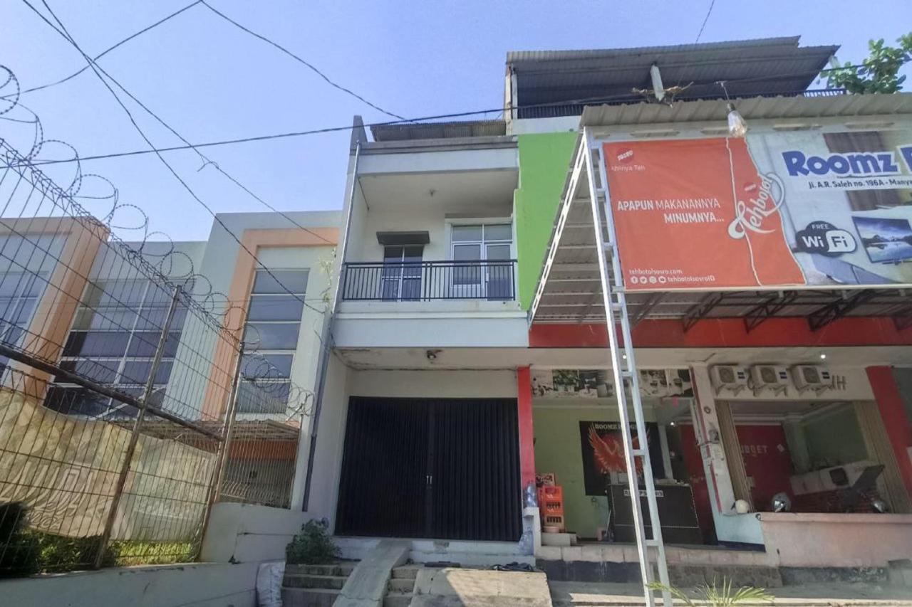 Oyo Life 92877 Hotel Rainbow 7296 Semarang Exterior foto