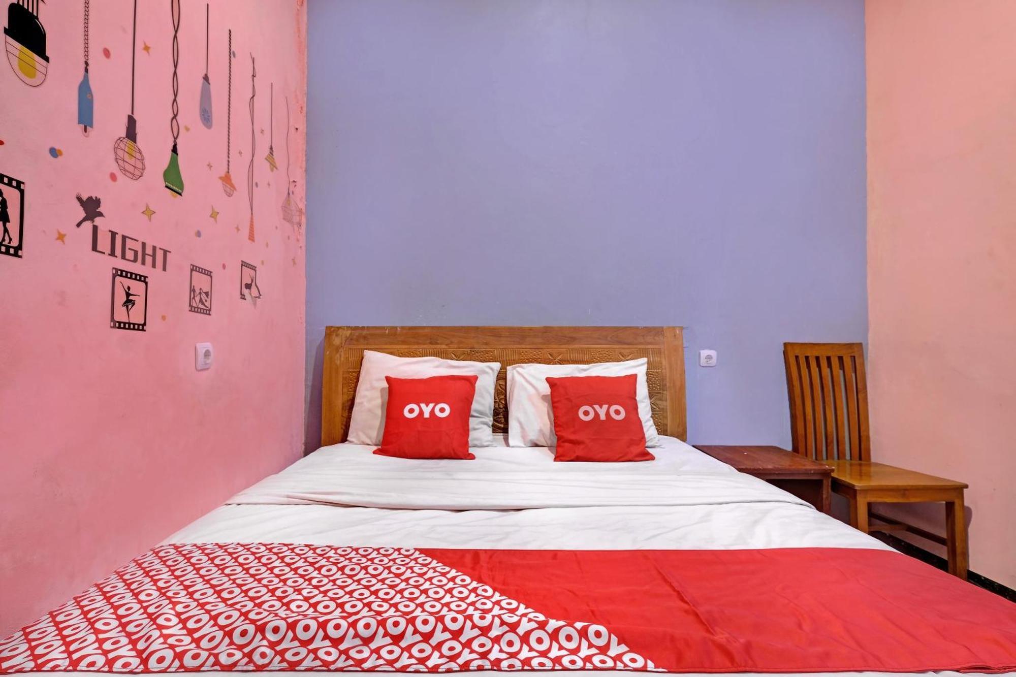 Oyo Life 92877 Hotel Rainbow 7296 Semarang Exterior foto