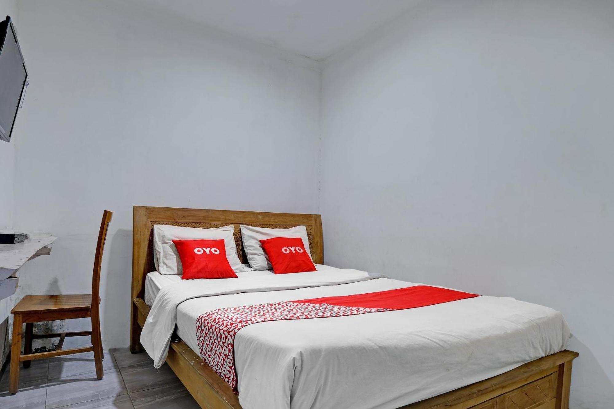 Oyo Life 92877 Hotel Rainbow 7296 Semarang Exterior foto